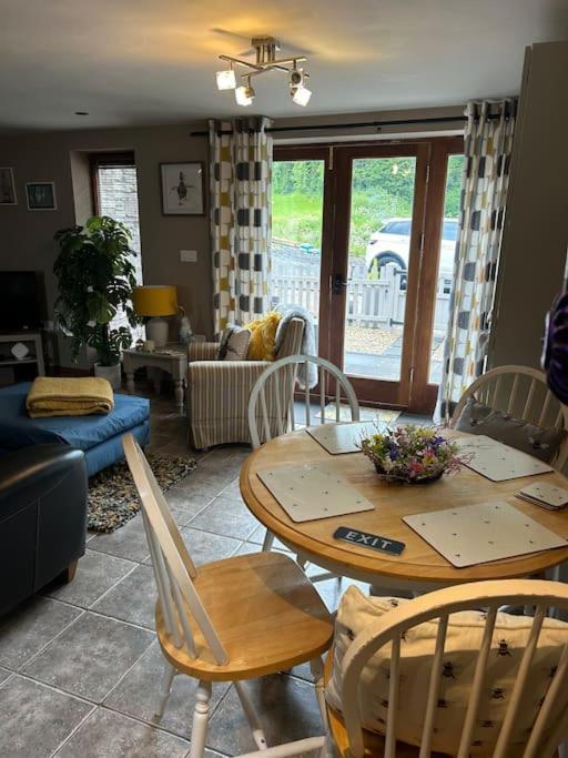 Syn Y Nant Apartment Llangorse Екстериор снимка